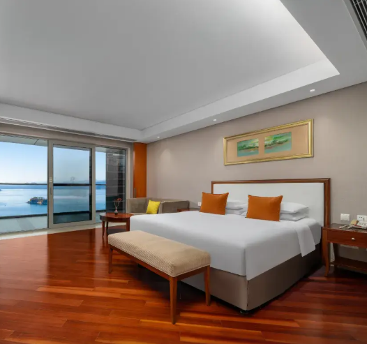 2天1晚湖景亲子套房+骑行+美拍+喂鱼喊泉体验券